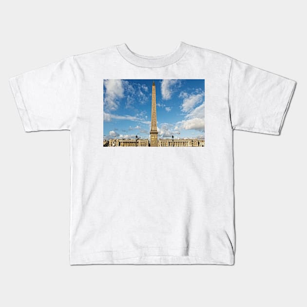 Place De La Concorde © Kids T-Shirt by PrinceJohn